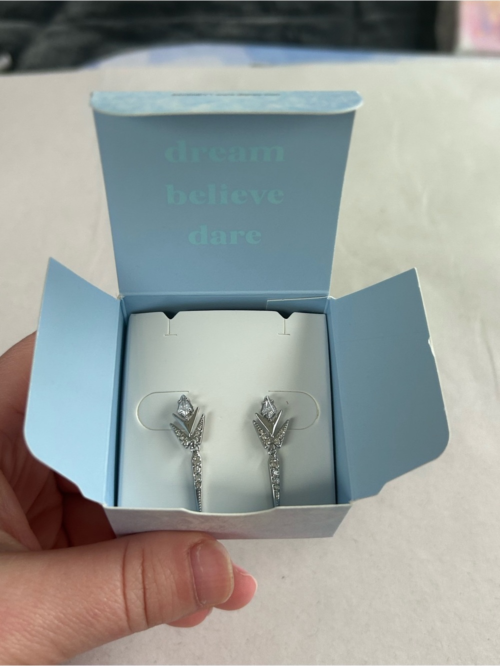 Authentic Origami Owl Disney Frozen Icicle Drop Earrings – New in Box